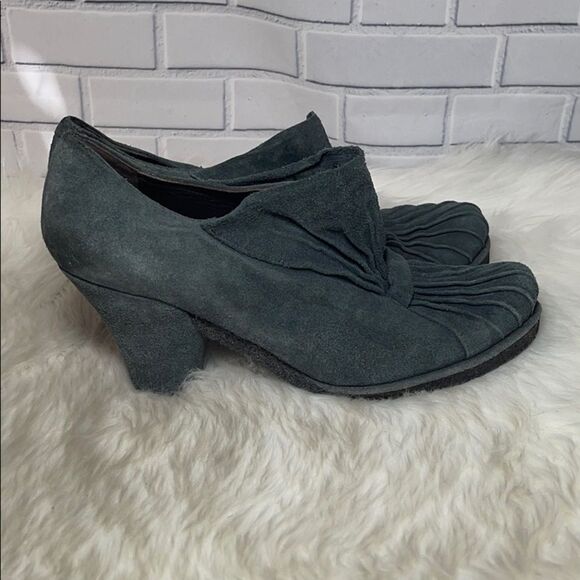 Audley London Blue Suede Ruched Heels Sz 40/9 - Picture 4 of 6